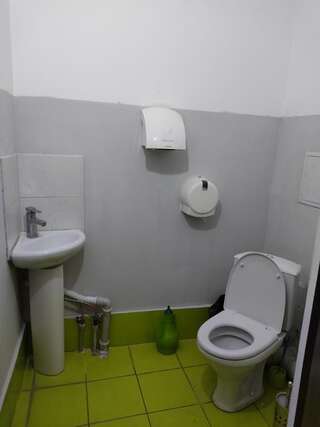 Хостелы Хостел, Спорт хостел Алматы Общий 8-местный номер для мужчин-9