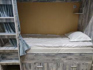 Хостелы Хостел, Спорт хостел Алматы Общий номер для женщин с 8 кроватями-2